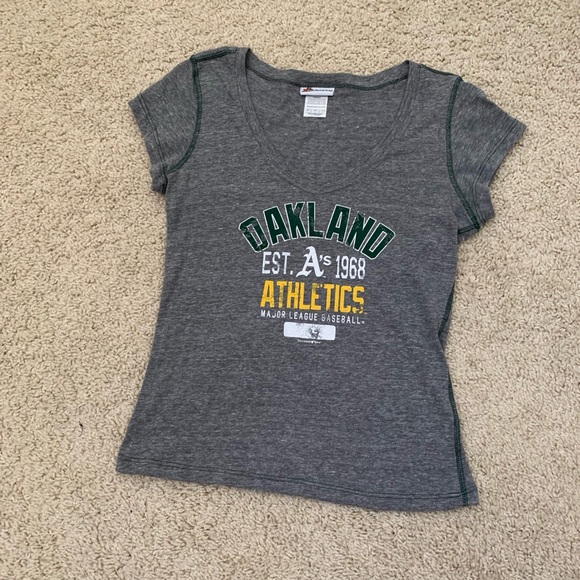 “5TH & OCEAN” ⚾️ 💚Oakland A’s MLB, short sleeve T - Picture 6 of 8